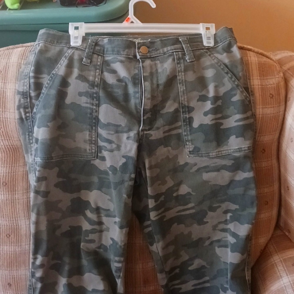 Camo Cargo woman's pants